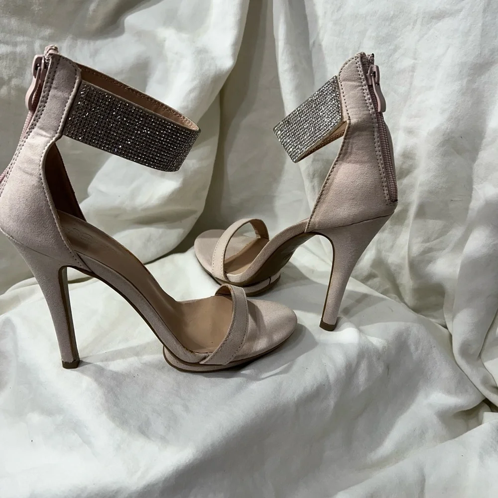 LOV MARK LADYS PINK 4 3/4” INCH HEEL NEVER WORN W/RHINESTONE ANKLE STRAP☑️